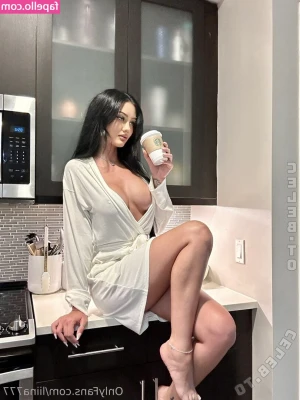 madylina - I made fansigns for my patrons in this outfit because it was soooo