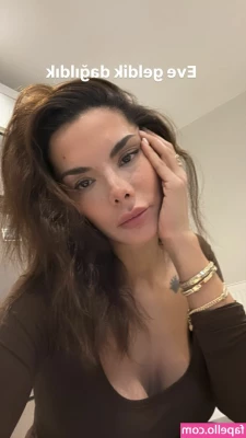 Selen Yakıcı Selenyakici [ selen-yakici-selenyakici ] - Something about wearing fishnets makes me so so wet  I love the way I
