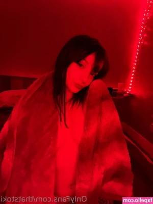 thatstoki - Who wants me to fuck them while I wear this