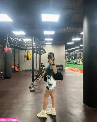Siobe Lim [ siobe-lim ] - A word for this position