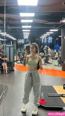 Siobe Lim [ siobe-lim ] - I wanna know how you stroke for me... you show me yours ill show you