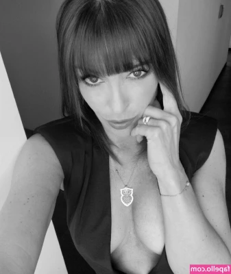 Sheila Capriolo [ sheila-capriolo ] - If you re currently sub d  check your DMs for somethin  sexy