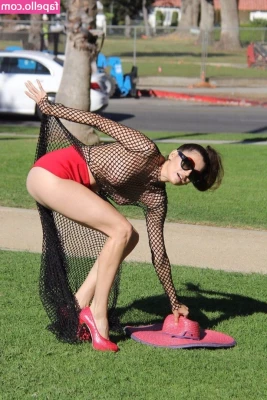 Blanca Blanco [ blanca-blanco ] - The slowest of smacks!
