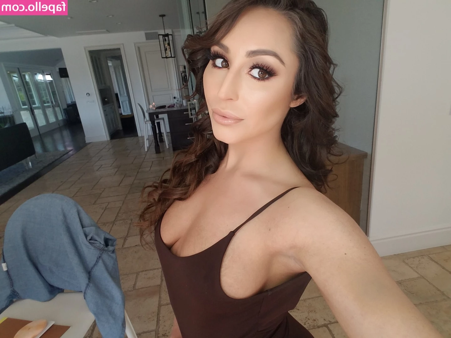 christianacinn - Would you look at that jiggle