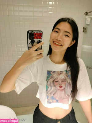vanillalingx - Twerking maid
