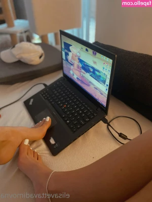 yourelisen - Webby Bois got a mean sock tan