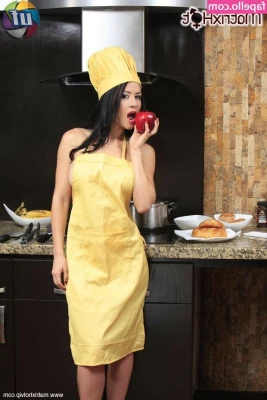 Diosa Canales [ diosa-canales ] - Morning piggies 🥰   Happy Findom Friday! Whos wallet will be