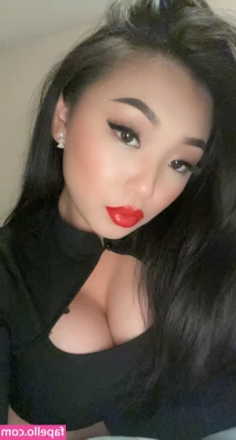 Lizzievx - Would anyone like a seat