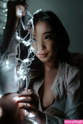 Lizzievx - Hi    I think you know me but I ll say it again  Kate  I m 21 and I