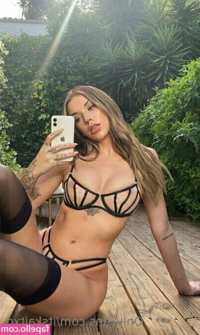 itssaraxo - I hope you like love so that you explode   with pleasure and that