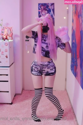 Alina Kim [ alina-kim ] - Creamy.....full 1min. vid is $10 so if u want it in your DM then tip