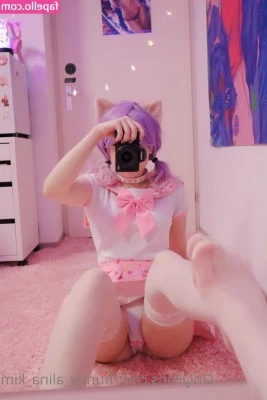 Alina Kim [ alina-kim ] - 🔥Full Duo Vid🔥[15 min] | Getting a Footjob from Lala until I