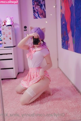 Alina Kim [ alina-kim ] - Nicole s Fact of The Day  I have 38D Cup breasts  my shoe size is 9