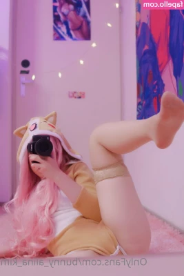 Alina Kim [ alina-kim ] - Give me head