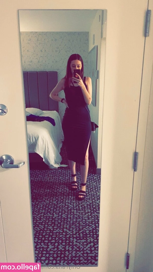 grlnxtdr_1999 [ grlnxtdr-1999 ] - Ready for shower