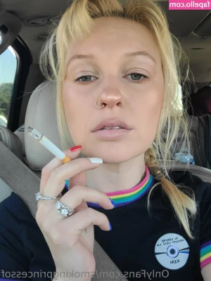 smokingprincessof - Give me that pussy