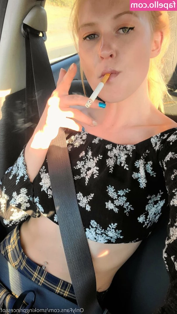 smokingprincessof - DM me if you're looking for something particular 💋