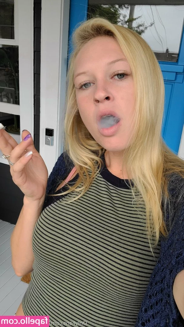 smokingprincessof - I ll jerk your cock using my big tits