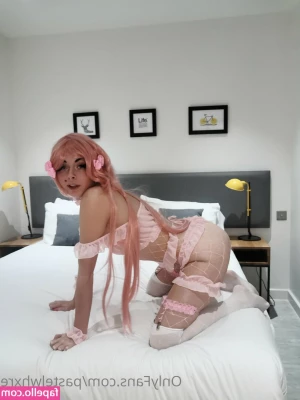 pastelwhxre - I know you’re watching me in the shower, pervert. I’m going to