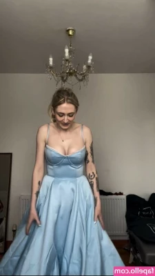 Janet Devlin [ janet-devlin ] - The Anything But Clothes  ABC  party  Right hand blue anyone