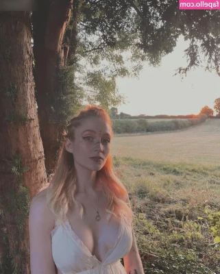 Janet Devlin [ janet-devlin ] - Want to see me turn into even more of a naughty slut for you,