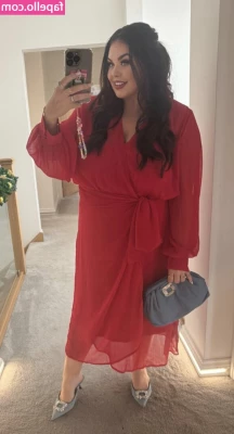 Scarlett Moffatt [ scarlett-moffatt ] - Is it bikini season yet? 😜 👙