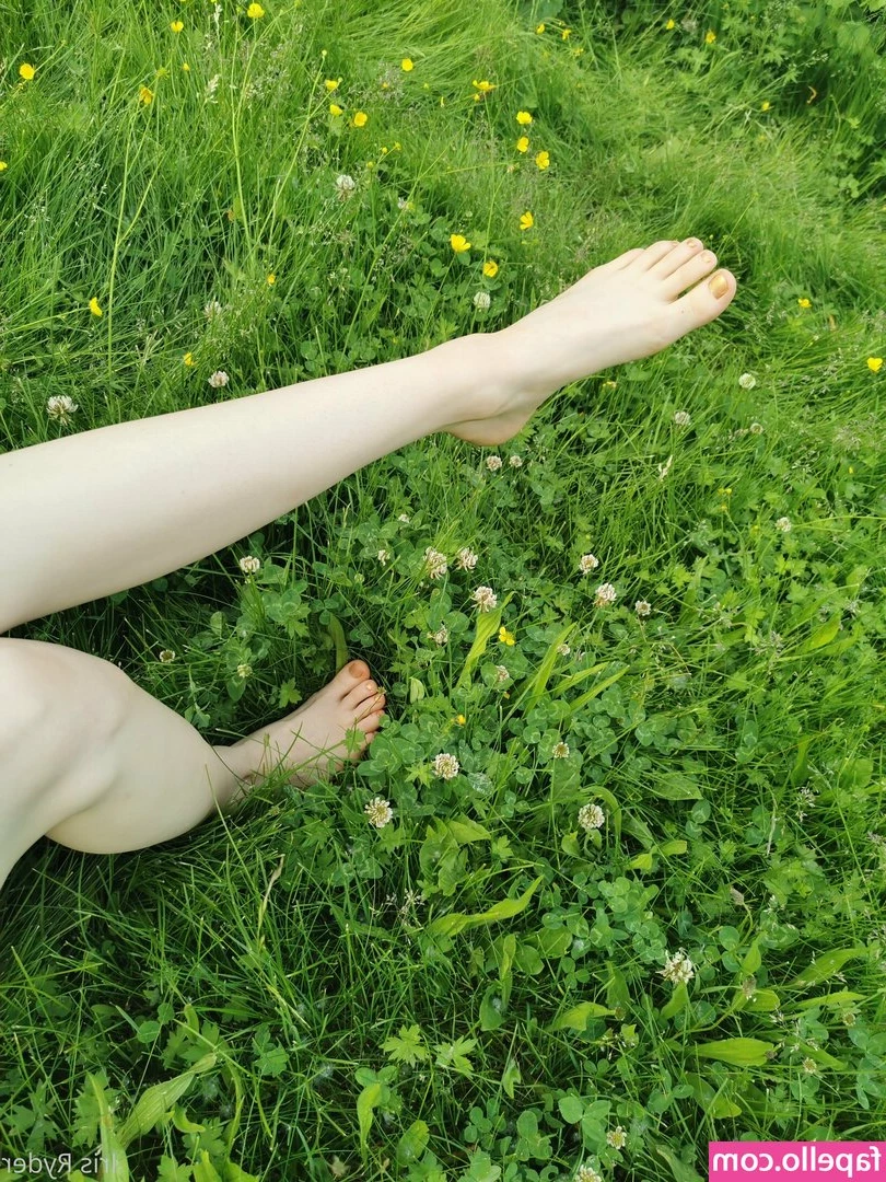 irisryder - Should I go live in AM?!
