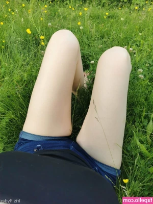 irisryder - If she strokes my cock like this it means she wants a