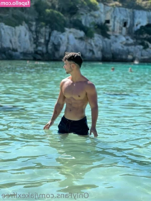 exoticboyfree - you're here now, so what's your next wish ✨ 🧞‍♀️