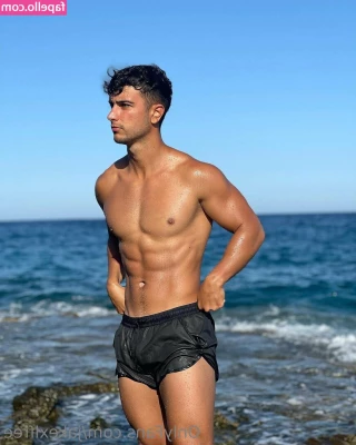 exoticboyfree - I love seeing the results from all this squatting