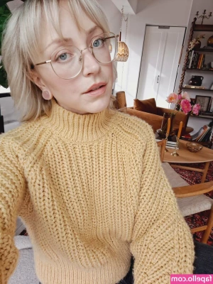 itskatiebelle [ itskatiebelle-1 ] - Which do you like better  Glasses or no glasses