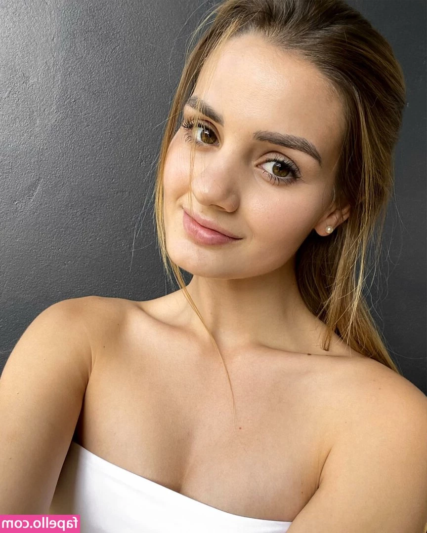 Ashley Marais [ ashley-marais ] - Sorry for the wait  I ll be posting some stuff this week  3