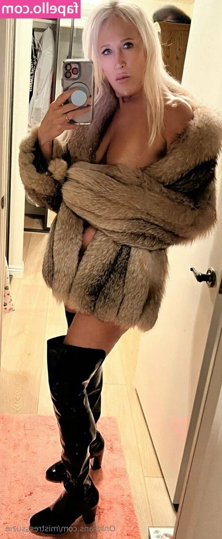 mistresssuzie - Can you resist to my cute bulge?