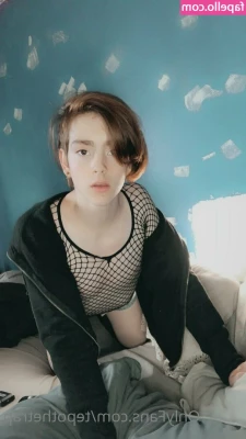 tepothetrap - Horny shower   showing off my boobs  touching all my entire wet body 