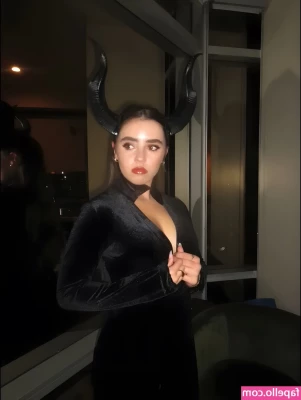 Avia Butler [ avia-butler ] - some boobie appreciation