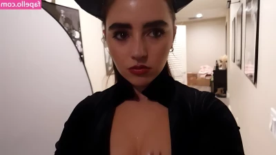 Avia Butler [ avia-butler ] - Swipe for more booty😝