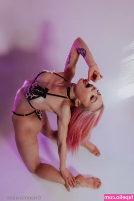 naomiswann [ naomiswann-1 ] - Daquele jeitinho que você adora 😈🔥