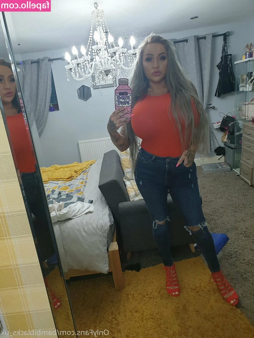 bigbustyblondeuk - A little reverse dressing