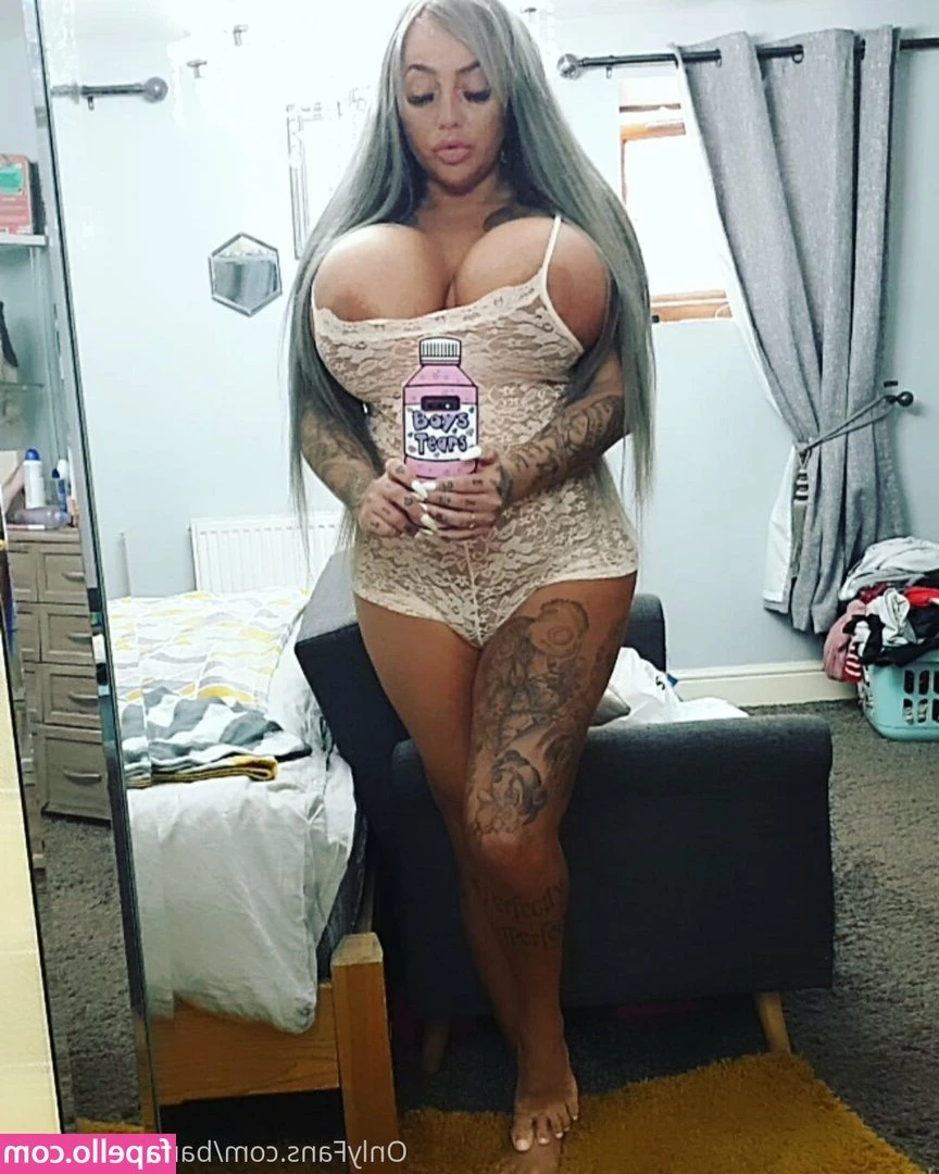 bigbustyblondeuk - No soy perfecta  pero definitivamente lo valgo DALE LIKE