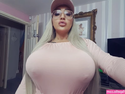 bigbustyblondeuk - Which piece are you removing first