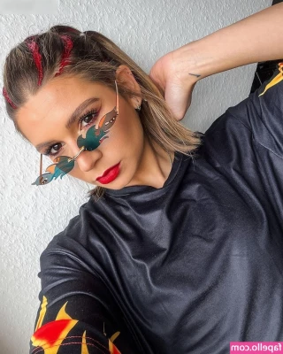 Jana Wosnitza [ jana-wosnitza ] - SWIPE FOR ENGLISH  Saatiin juuri Kilken kanssa kuvailtua 🥰