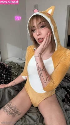 ashleimichelle - Quick admiration of my feet and legs     feet  feetworship  feetfetish