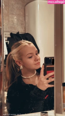 Austrian ASMR [ austrian-asmr ] - I like the way I look in pink ✨ But most of all I like my black and