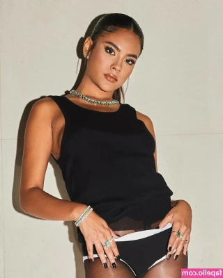 Bella Campos [ bella-campos ] - someone cover my new game so u can dream of serving me while I play