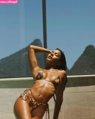 Bella Campos [ bella-campos ] - 今日のパンツからの
