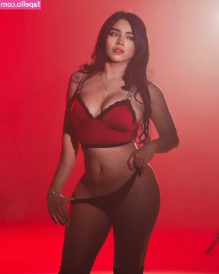 brenar.mx [ brenar-mx ] - 🇬🇧 too hot to keep bra on 😅  🇮🇹 troppo caldo per