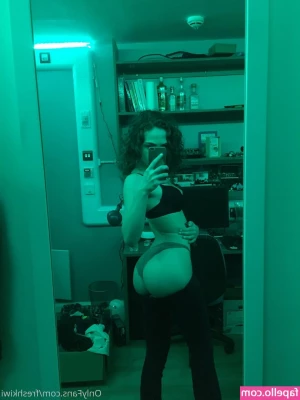 freshkiwi - open to see whats underneath