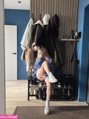 Sorabi - Cum whore. Cum all over me in my pretty dress!