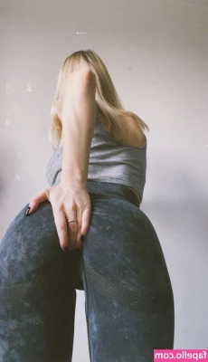 Sorabi - Playing a little 🍑🥰