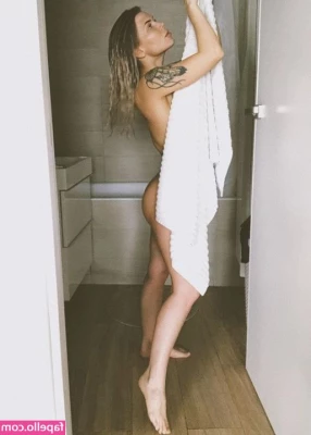 Sorabi - Undress me baby 😛
